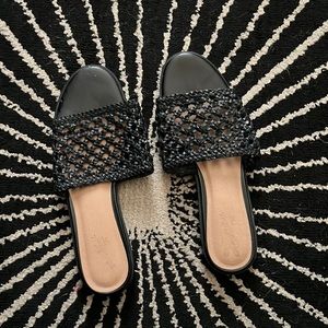 Universal Thread Black Sandals 8